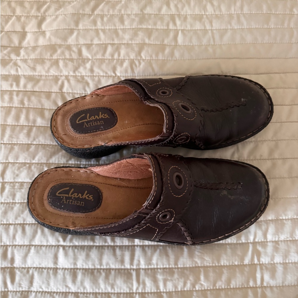 Brown clogs Clark’s
